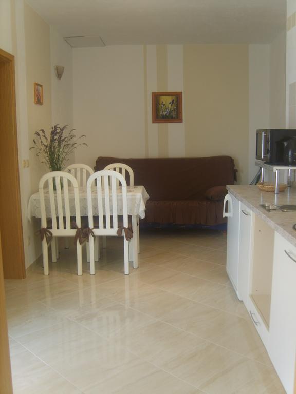 Apartments Iva Alla Trogir Habitación foto